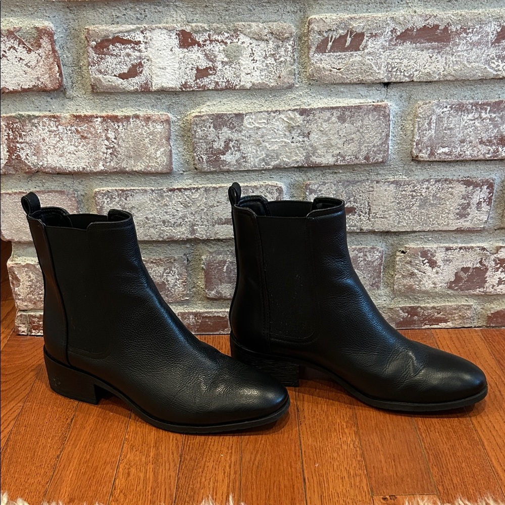 Kenneth Cole Reaction Black Leather Booties